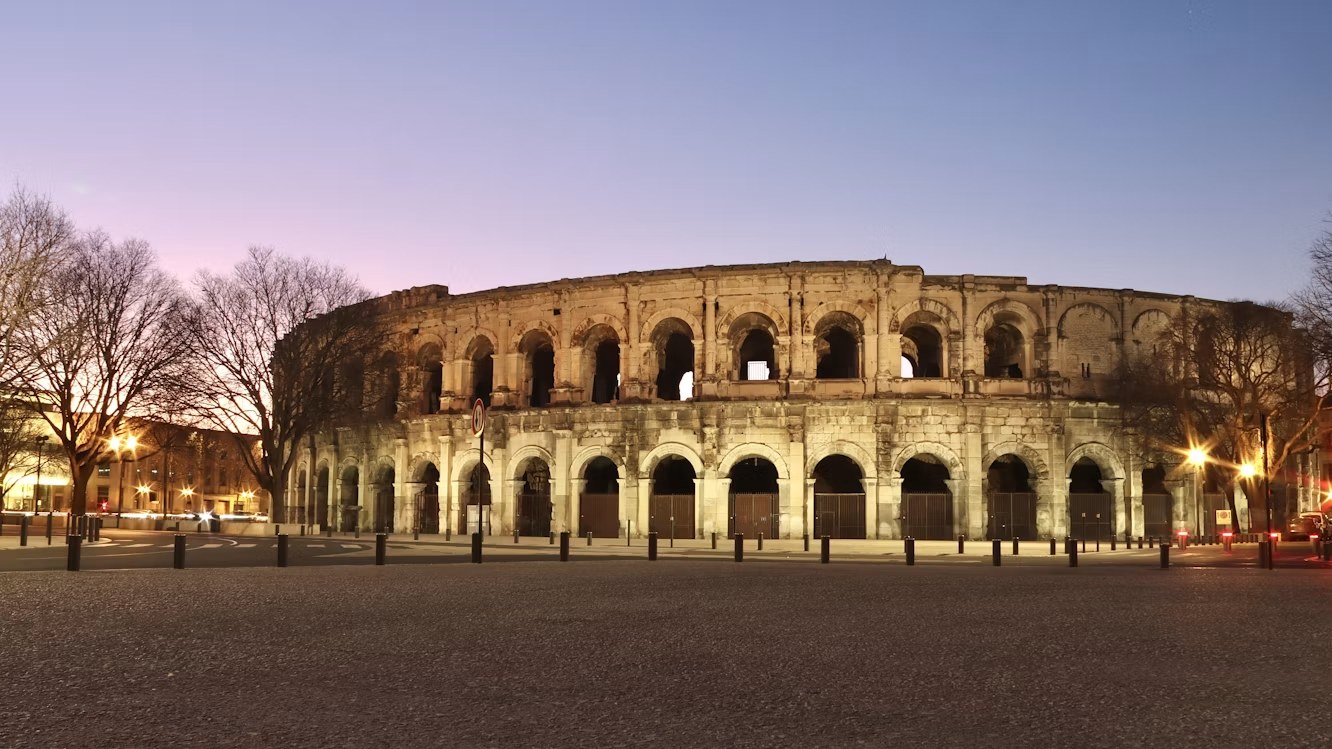 Nîmes monuments romains Arènes
